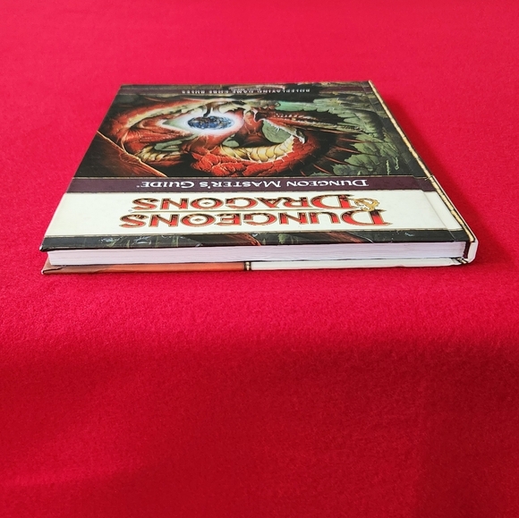 📖 Dungeons & Dragons Dungeon Master's Guide (2008) – 4th Edition Hardcover - Picture 9 of 14